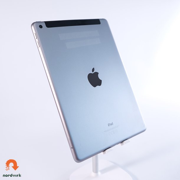 iPad 5th | 128 GB | Space Gray | Grade B